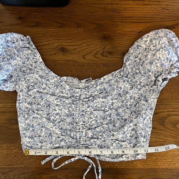 Hollister Cinch Crop Top with Puff Sleeves - size XS - Picture 5 of 6